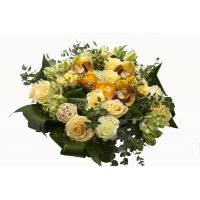 букет с розами и орхидеями в сливочно-персиковой гамме доставка